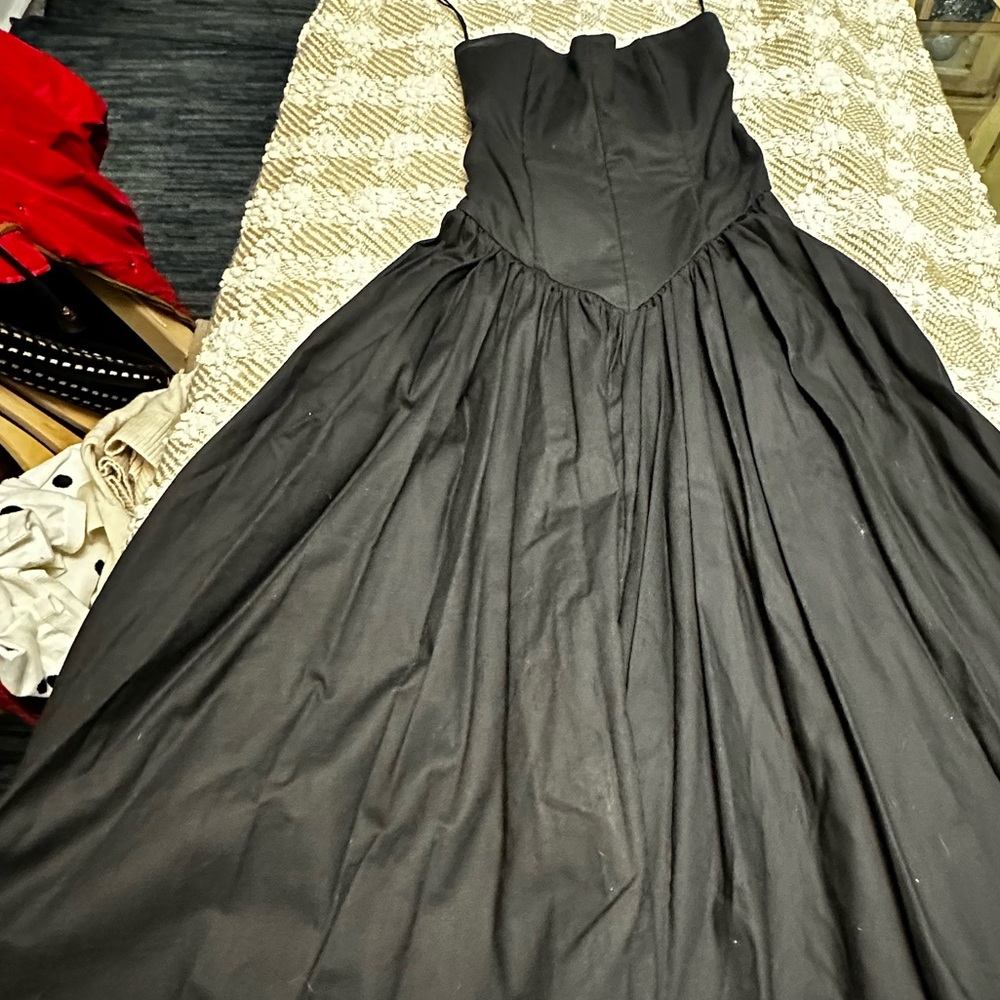 Elegant Black Strapless Evening Gown